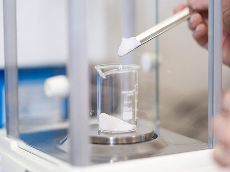 分析天平进行微量样品称量时的稳定操作方法